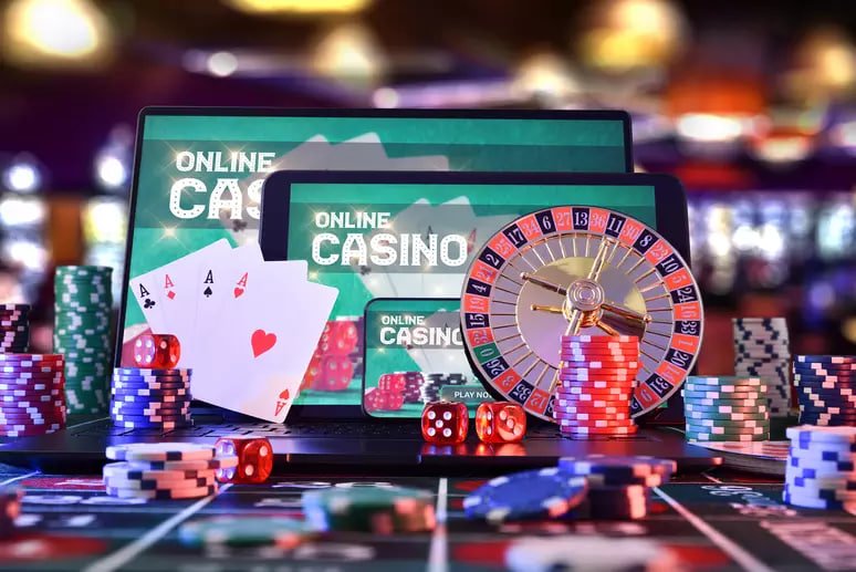 Người chơi Gemwin trải nghiệm sảnh game slot online trên điện thoại